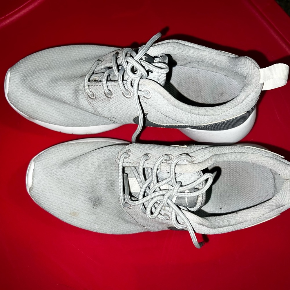 Nike - Picture 4 of 5